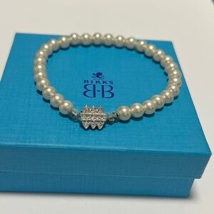 Elegant Pearl Bracelet